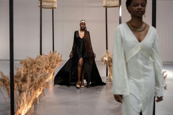 Welche Modeikonen prÃ¤gen die aktuelle Damenmode?